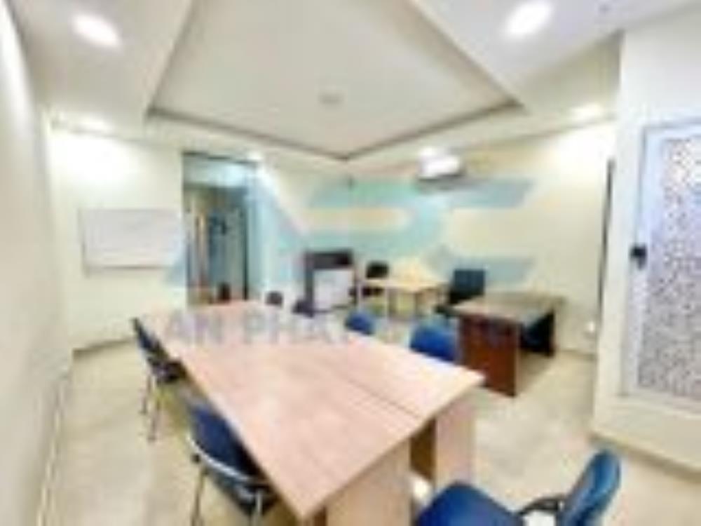 Thuê văn phòng Nam Phát Center 10tr - Máy lạnh, bàn ghế, xe rộng rãi, vị trí đẹp2616079