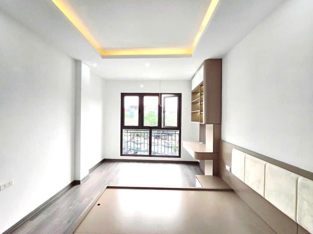 Cầu Giấy nhà mới, 30m2, ngõ rộng, gần phố, 6 tầng thang máy, 8 tỷ2618507