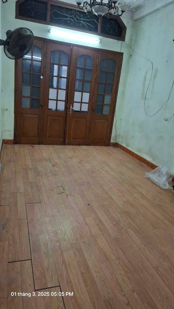 Cho thuê nhà 3.5 tầng ngõ 553 Giải Phóng, 3 ngủ, 7 Triệu/th - ở gia đình, KD online2493239