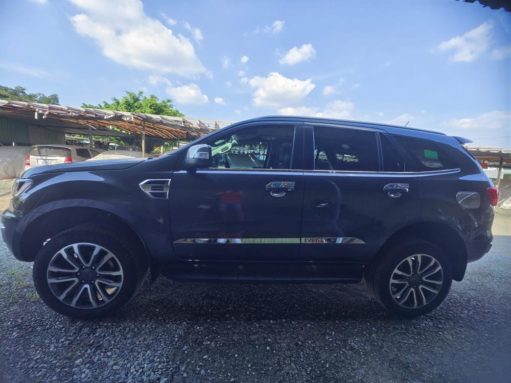 Ford Everest 2020 Trend 2.0L AT 4x2, màu xám, mới 90% (chính chủ) 2368507