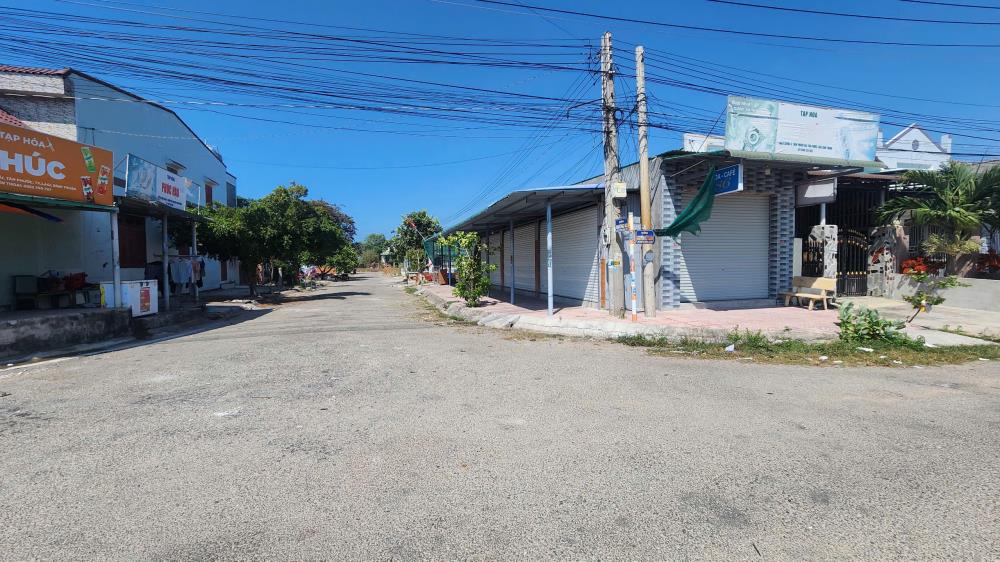 Bán nhà lô góc Đường nhựa Triều cường 3, Tân Phước, thị xã LaGi giáp 5772604167