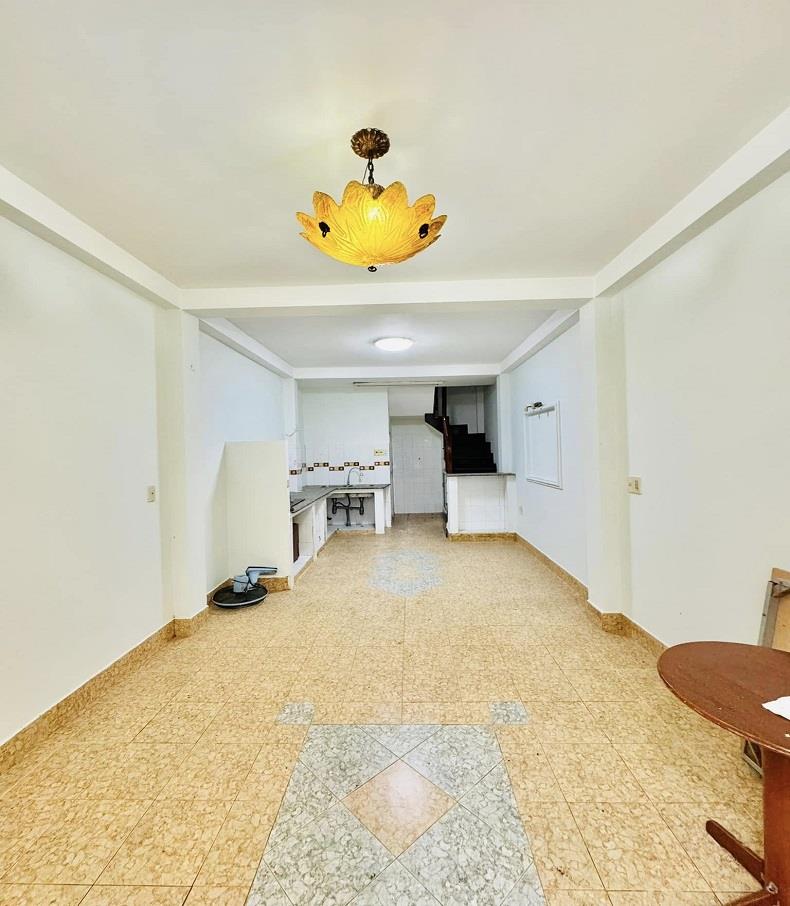 Bán nhà HXH nhỏ Nguyễn Thiện Thuật, P3, Quận 3, 35m2, 3 tầng, chỉ nhỉnh 5 tỷ2378562
