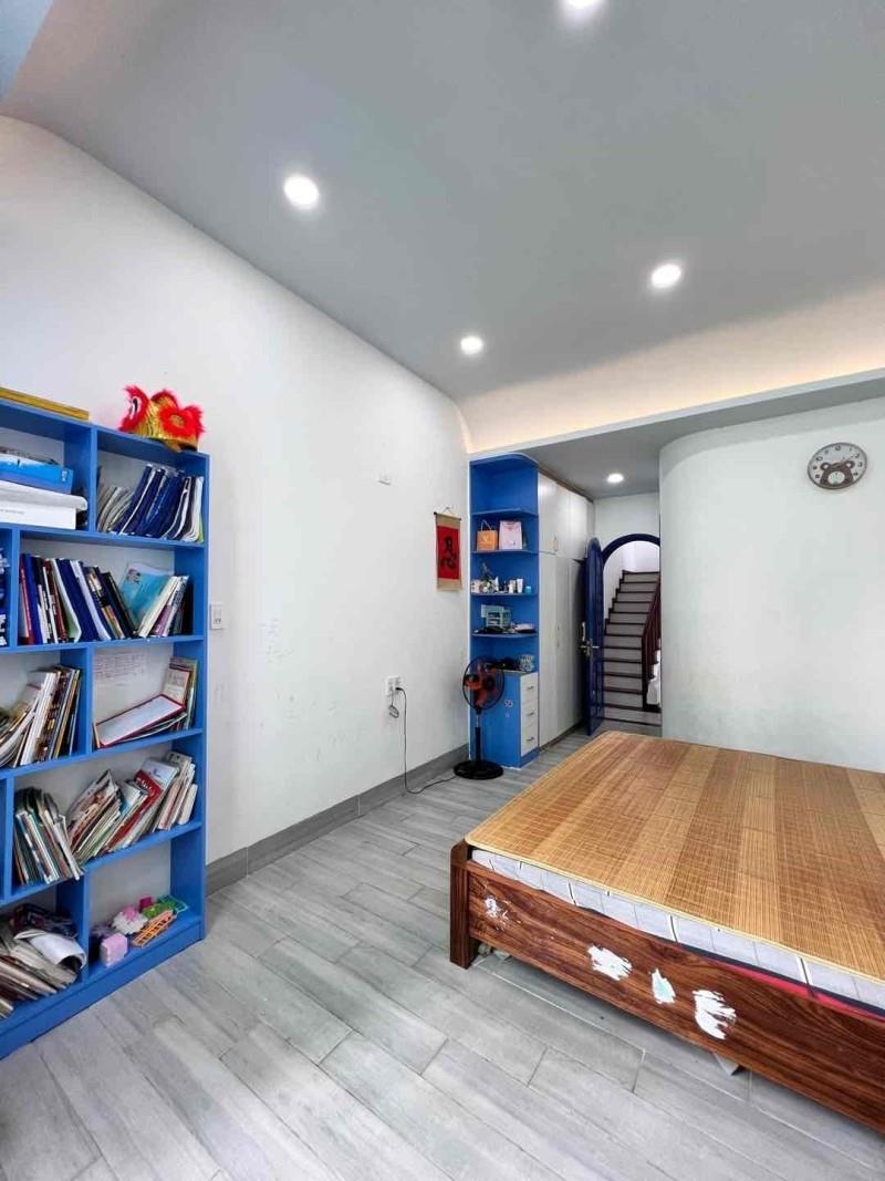 # Nhà gần MT Thi Sách gần Sân Bay, Ô tô Đậu vài bước, 60m2, 3 tầng mới xấy 2 năm, 4.5 tỷ2622391