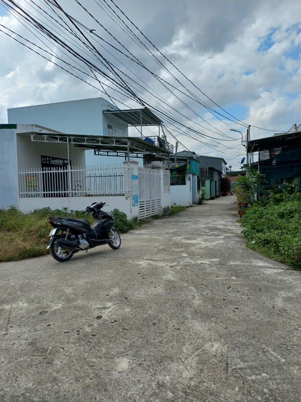 Chính chủ cần bán 91,6m2 Đất Full Thổ Cư Tại Đường Trần Quang Khải, thị trấn Diên Khánh. Sổ Hồng2545949