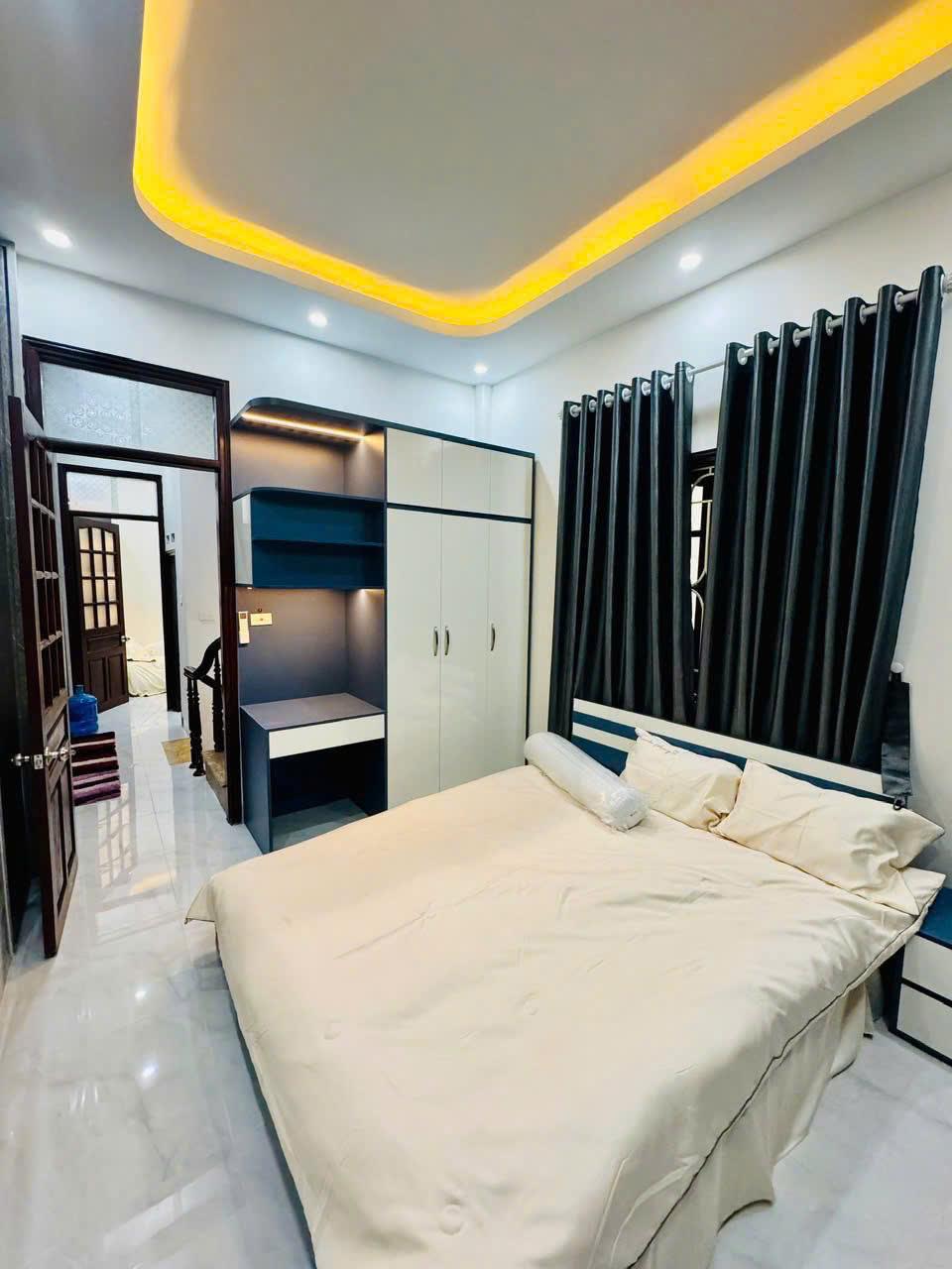 Cho thuê nhà ở hộ gia đình Phố Bùi Xương Trạch, 5 tầng, 33m2, 7 ngủ, 14 Triệu Fulll đồ2435312