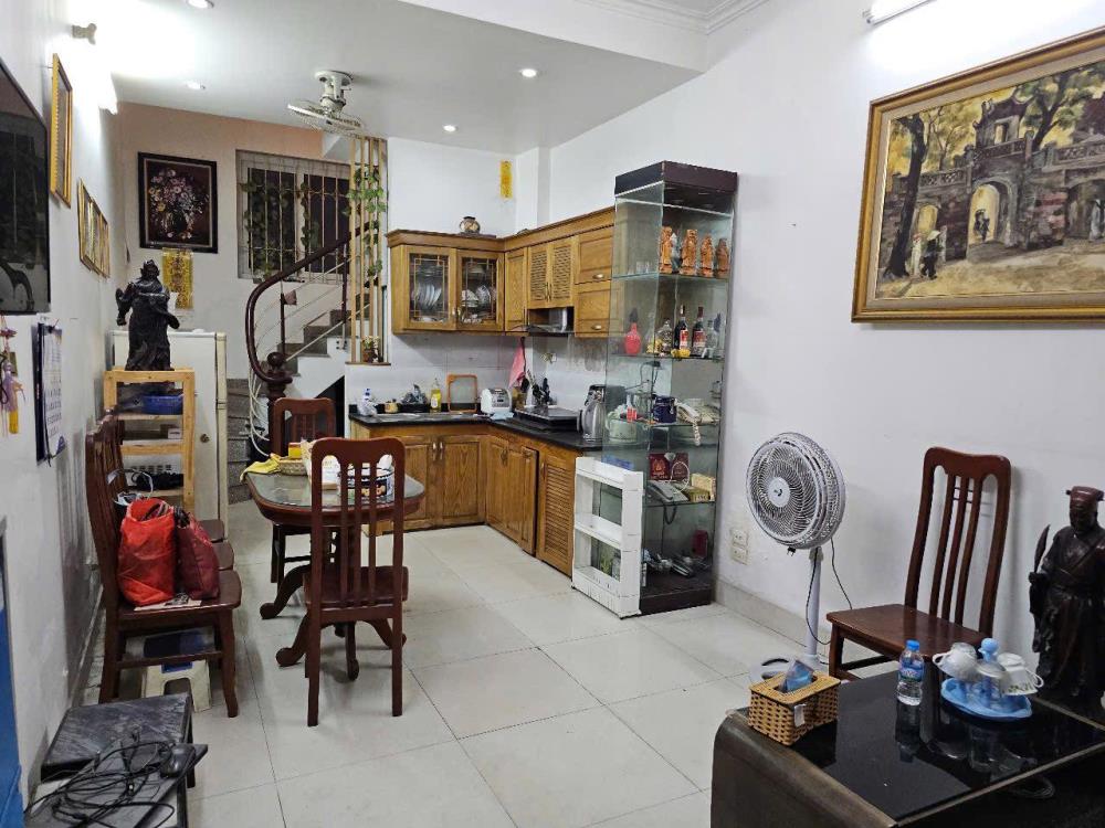 Cho thuê nhà ở GĐ kết hợp KD online Phố Đại Cồ Việt, 4 tầng x 30m2, 2 ngủ, 10 Triệu/th2545462
