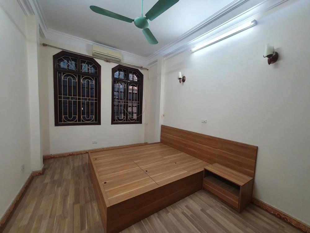 Cho thuê nhà ở gia đình ngõ 175 Phố Định Công, 5 tầng, 35m2, 3 ngủ, 4 WC, giá 12 Triệu2606649