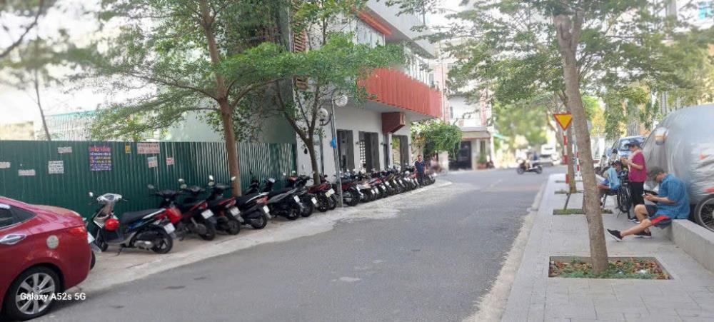 Chính chủ cho thuê mặt bằng 2 tấng tại góc ngã 4 KĐT Vĩnh Điềm Trung, Nha Trang2608130