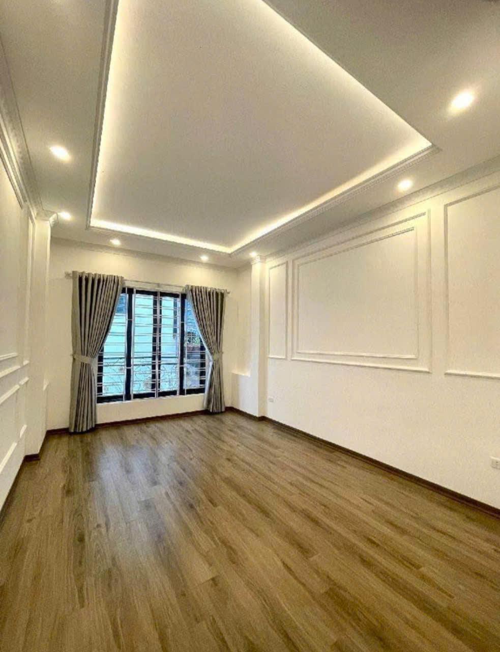 BÁN NHÀ SIÊU HIẾM  CỔ LINH - LONG BIÊN
-6 TẦNG THANG MÁY - FULL NỘI THẤT -   Ô TÔ 3 BƯỚC -7,5 TỶ (TL)2313298