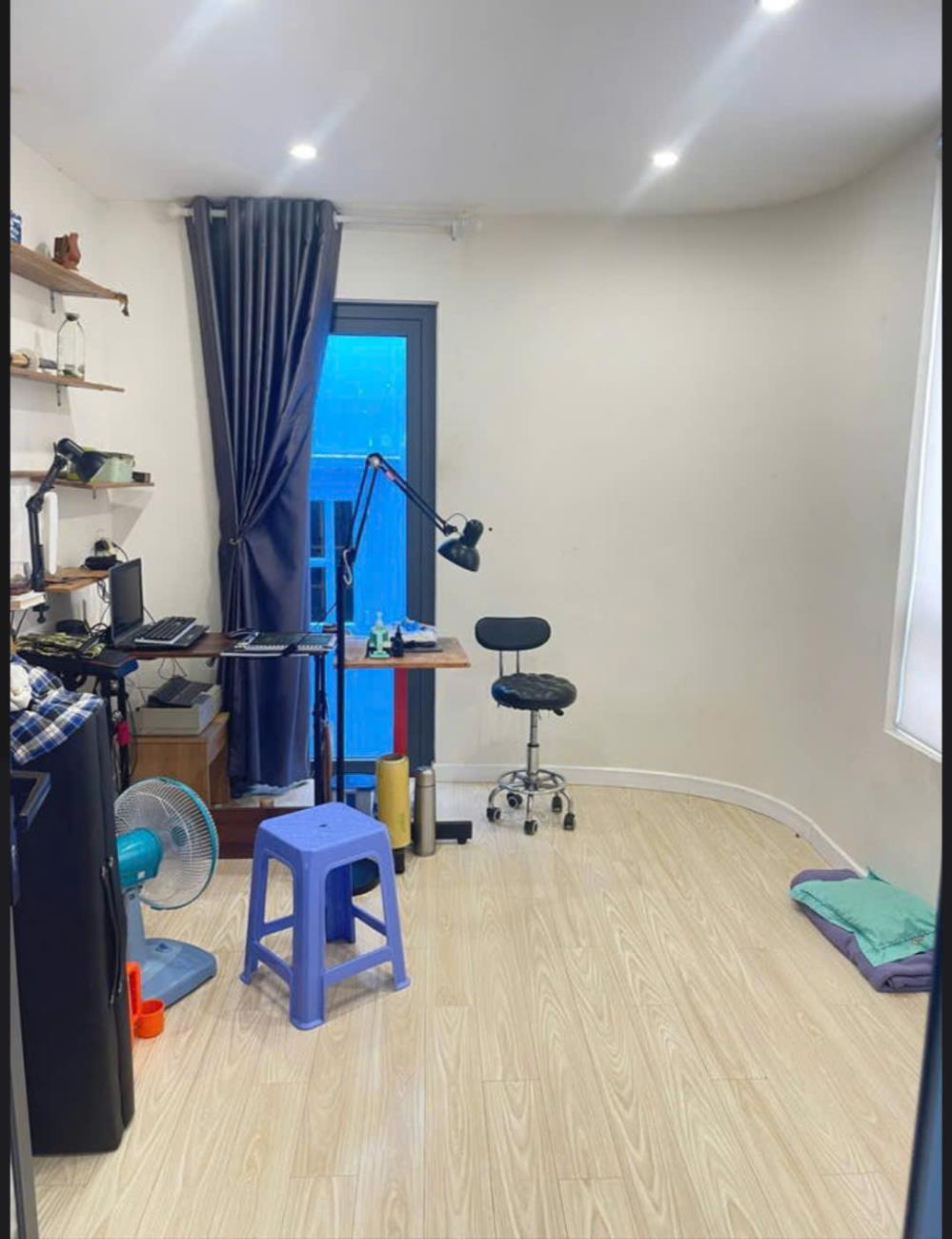 Bán gấp nhà quận Phú nhuận: 4.3 tỷ - Nguyễn Lâm-Phú Nhuận - TpHồ Chí Minh - DT: 35m - 3 tầng- BTCT, nhà còn mới khách mua vào ở ngay với 3 phòng ngủ- 3 WC- sân thượng, phòng khách, bếp, - LH: 077 888 5818 - 077 478 5818 : chuyên BDS Sài Gòn2595160