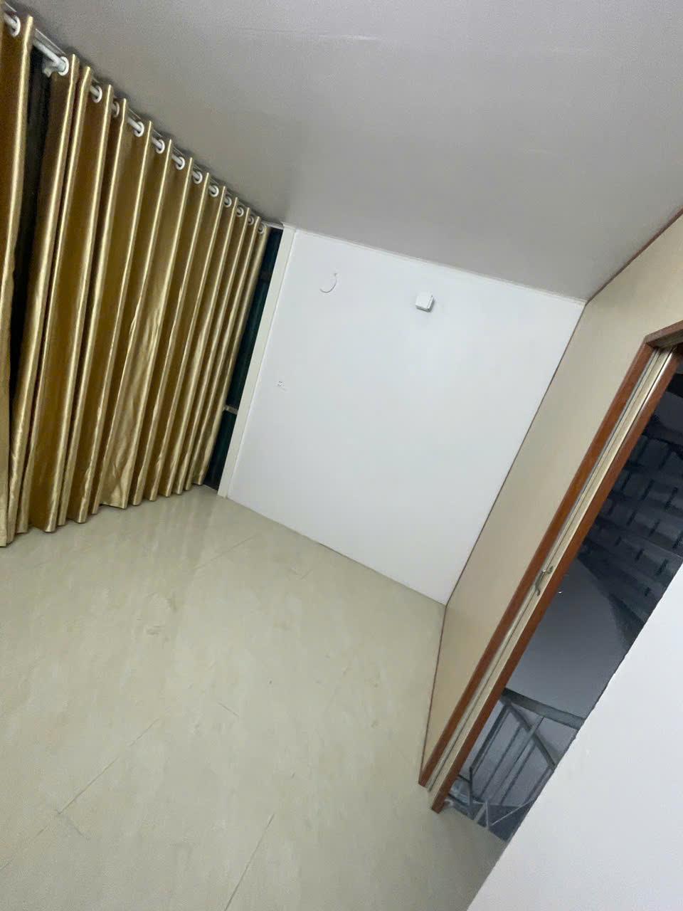 Cho thuê nhà ngõ 29 Phố Lạc Nghiệp , 3 tầng, 20m2, 2 ngủ, 2 WC, 6.5 triệu ở gia đình, nhóm2607939