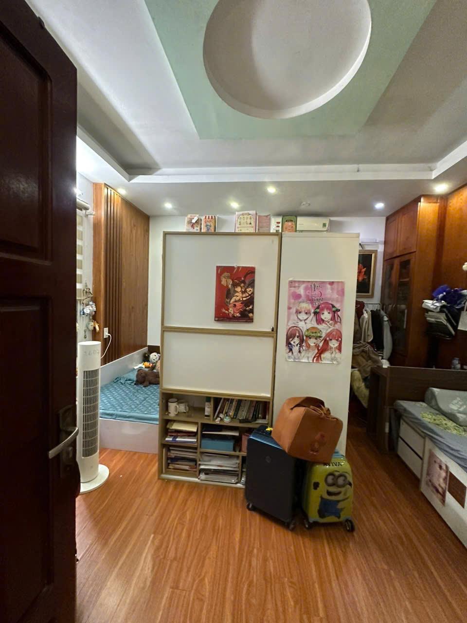 Cho thuê nhà ngõ ô tô đỗ cửa 288 Phố Hoàng Mai, 5 tầng, 33m2, 3 ngủ, 12 Triệu2573309