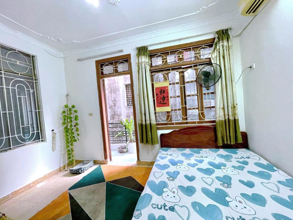 Cho thuê nhà Phố Văn Hương, 5 tầng x 25m2, 3 ngủ, 3 WC 13 Triệu ở gđ, nhóm 6 người2607205