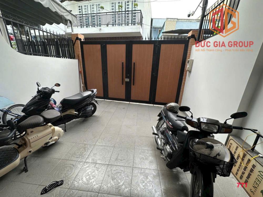 Cho thuê nhà lầu đẹp full nội thất, sân oto, gần chợ Biên Hoà chỉ 15tr/tháng2443998