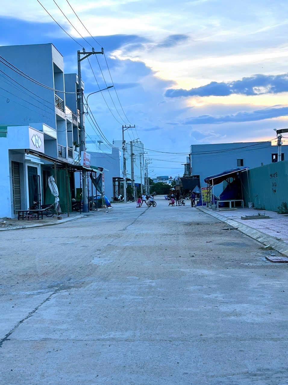 Bán lô đất thổ cư thuộc kdc hiện hữu Chợ Dinh, thành phố Quy Nhơn. 4x10 vuông vức đẹp2403520