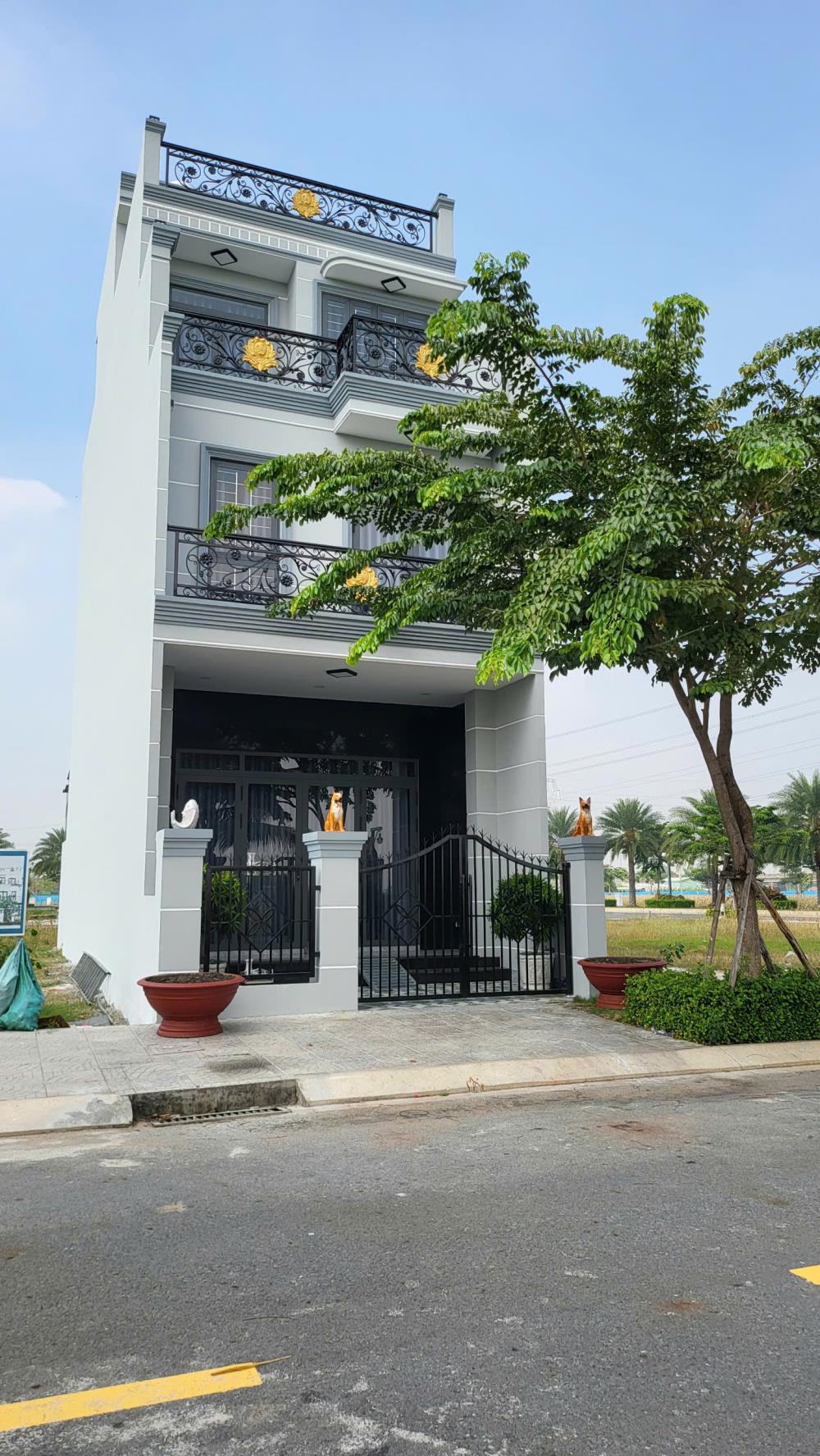 Mở bán King Hill Bến Lức, Dt 100m2 giá chỉ 2  tỷ, CK 10%, Sổ đỏ sang tên ngay. CĐT 09176885862451123
