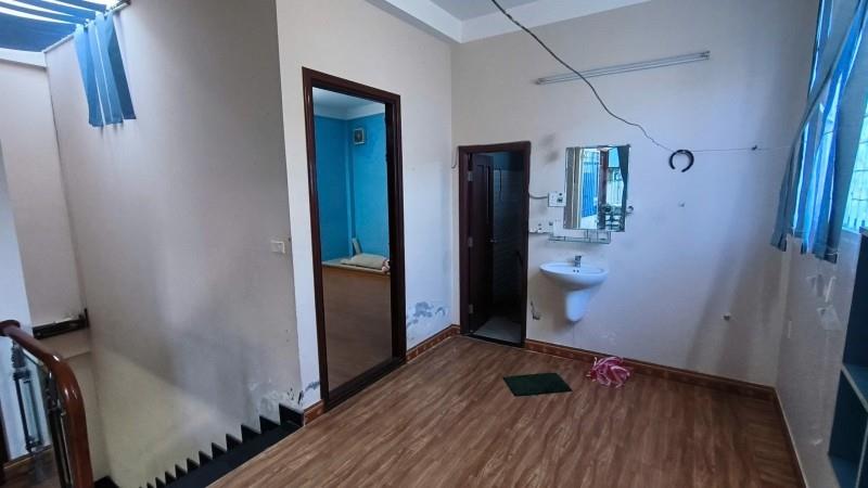 # Nhà Kiệt Hoàng Thúc Trâm, gần Ô tô đậu, 77m2, 2 tầng đúc, 3..x tỷ2685934