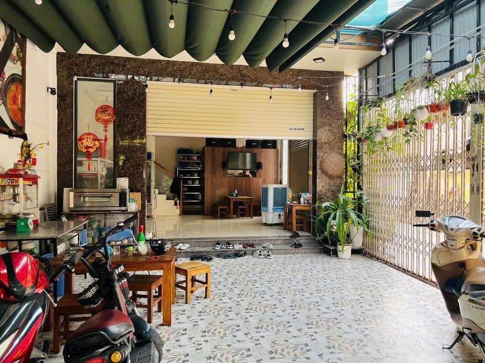 HẠ ChÀO 400 TRIỆU. GIÁ TỐT 7.9 TỶ ĐẾN THỜI ĐIỂM CHỐT RỒI. 
NHÀ NGUYỄN PHƯỚC NGUYÊN 2 MẶT TIỀN KINH DOANH SẦM UẤT
DT 97m2 ( 6*16) 3 TẦNG2483559