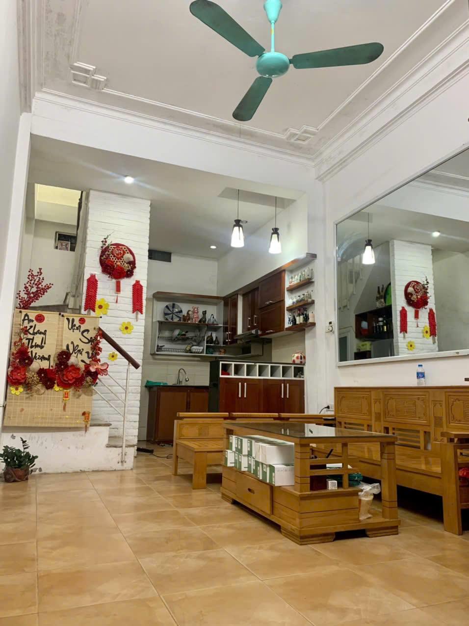 Cho thuê nhà ngõ ô tô KD ONL, VP kết hợp ở Số 4 Phương Mai, Đống Đa, 4 tầng x 30m2, 15 Triệu2568535