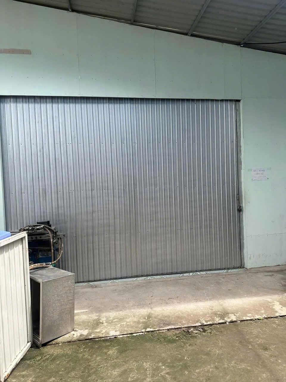 kho 8 triệu rộng 180 m2 đường Nguyễn Văn Cừ2603896