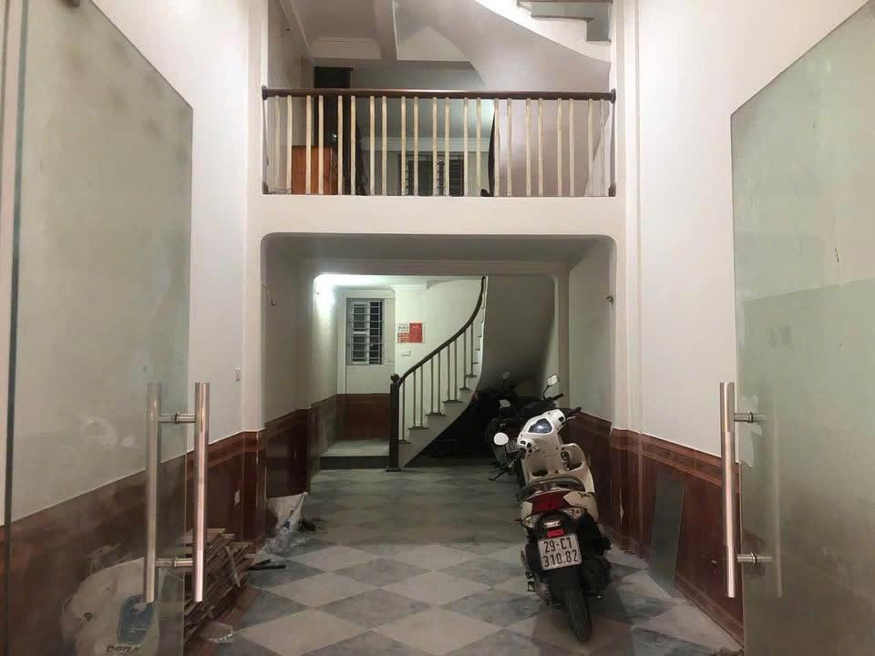 Cho thuê nhà mặt ngõ KD Cà phê, Spa, Nail Định Công Thượng, 4.5 tầng x 45m2, 5 ngủ 15 Triệu2606070