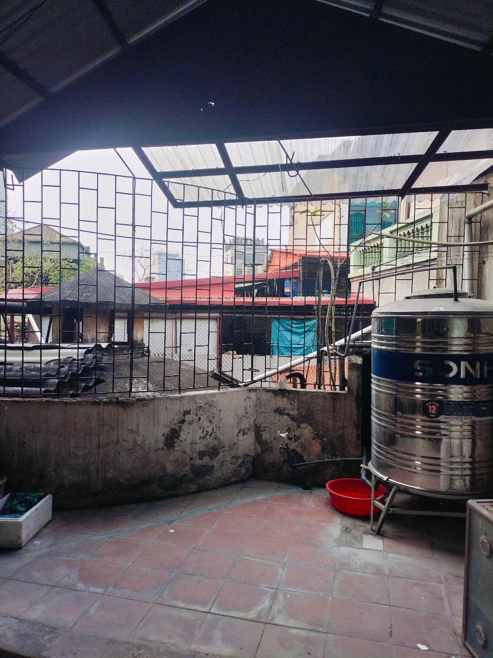 Cho thuê nhà ngõ ô tô 11 Phương Mai, Đống Đa 3.5 tầng, 2 ngủ vào ngay 7 Triệu (có thương lượng)2597629
