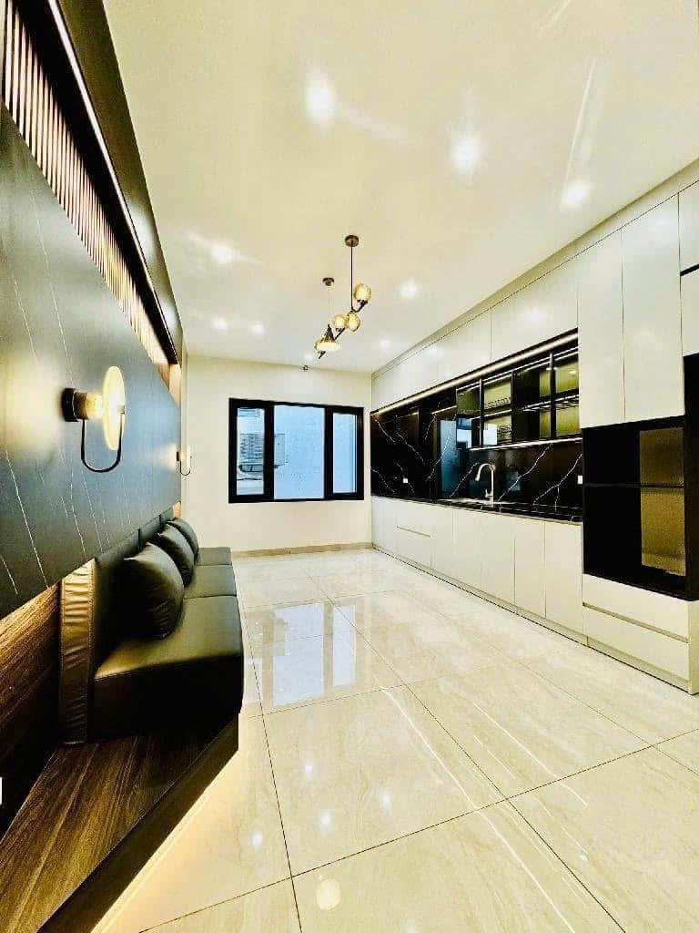 Bán nhà 5 tầng MẶT PHỐ Đông Các, quận Đống Đa, diện tích 60m2, KHU DÂN TRÍ CAO, AN NINH TỐT2388198