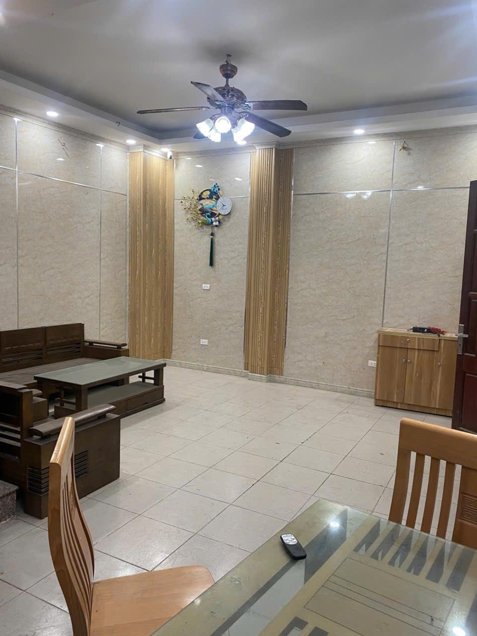 Bán nhà riêng Phố Trương Định, 4 tầng x 40m2, 4 ngủ, nhà dân xây, 5.8 tỷ (có TL)2477808
