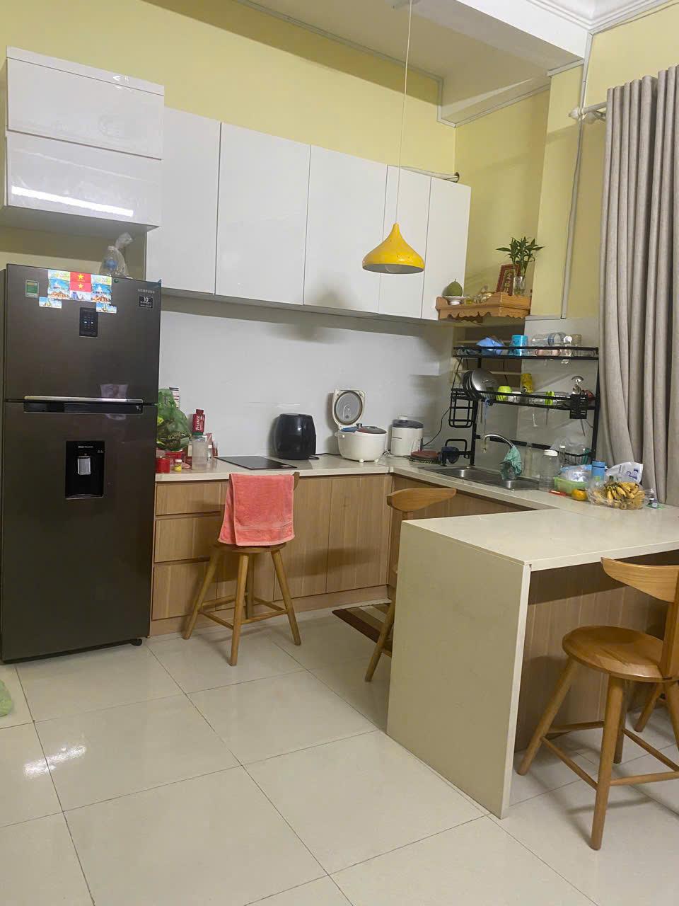 Bán Nhà Mặt Tiền đường Hương Sơn-Phước Hoà-TP Nha Trang
DT: 96m2 ngang 5,15m lh: chế thị ngọc bích2629425