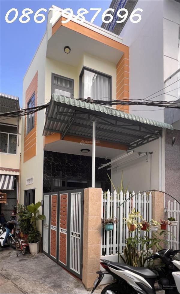 Bán nhà đẹp căn góc đường Nguyễn Thái Học, 2 tầng, 2 phòng ngủ, sân rộng rãi. Vị trí gần chợ Đầm, chỉ cách biển vài trăm mét. Giá 3 tỷ (bao thuế phí sang tên).2443425