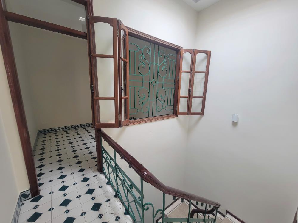 Cho thuê nhà Phân Lô ô tô Đầm Trấu, 4 tầng x 50m2, 5 ngủ, 18 Triệu làm VP, KD online2593479