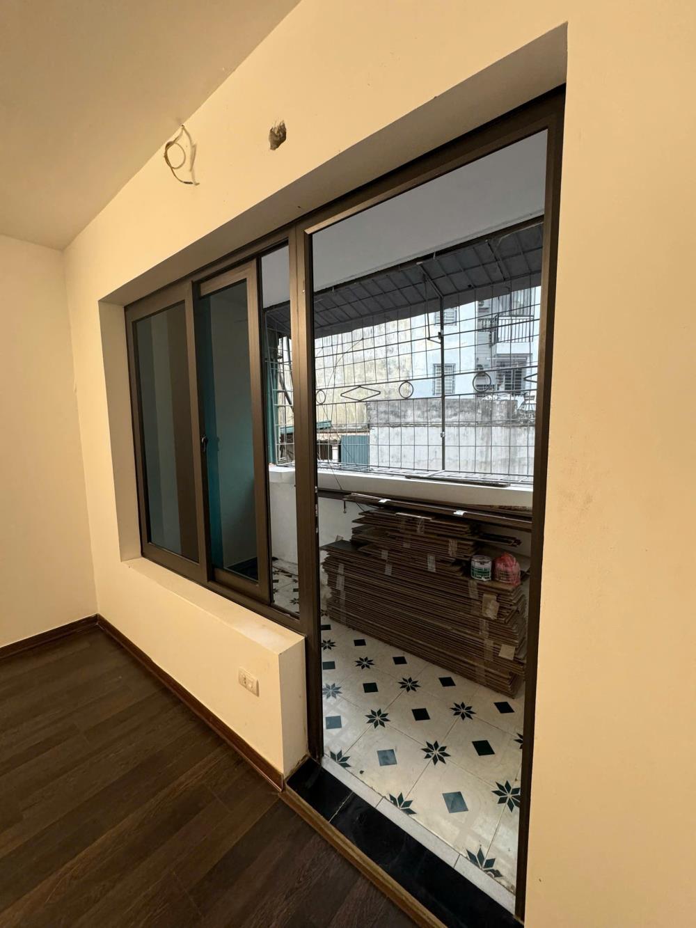 Cho thuê căn hộ Tập thể Giải Phóng 100m2, 2 ngủ, Full đồ, vào ngay 9 Triệu/tháng2492342