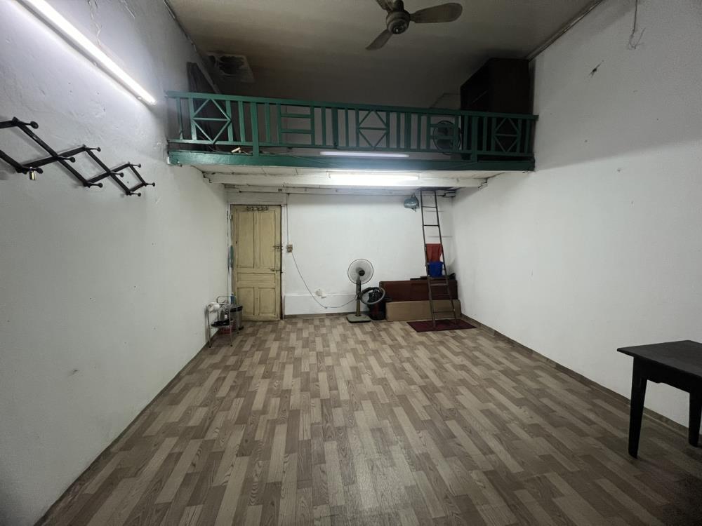 Cho thuê căn hộ tầng 2 Phố Phùng Hưng 45m2, 7.5 Triệu làm VP, KD online, kết hợp ở2489124