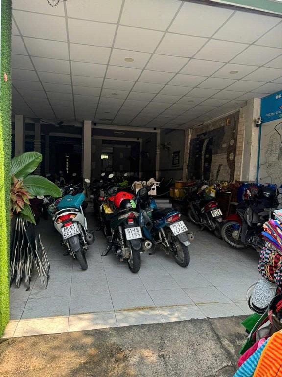 Không có người trông coi cần sang quán2414219