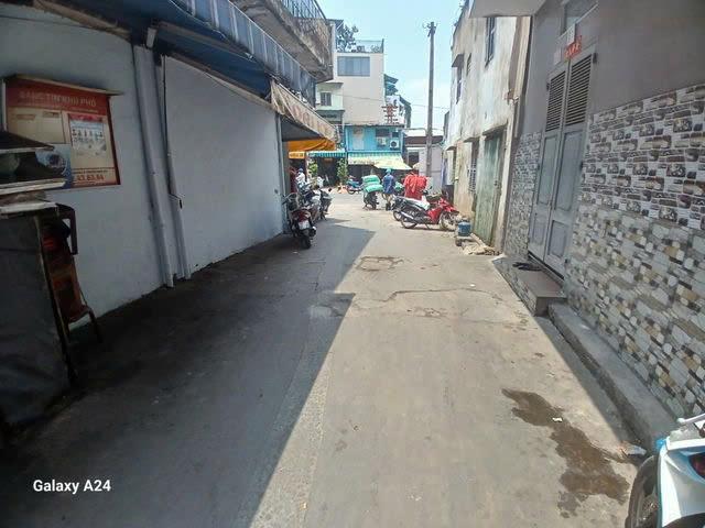 giá mềm nhất quận 5 : 3,9 tỷ - đường Tân Thành - P.15- DT:23M - 4.1 X 5.8M - 1 trệt 2 lầu trống suốt – thoáng mát - LH: 077 888 5818 - 077 478 5818 CHUYÊN BĐS SÀI GÒN2636785
