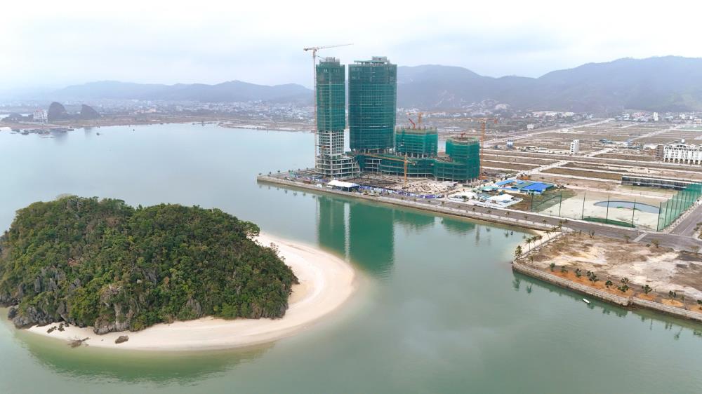 Mở bán đợt 1 tòa C căn hộ nghỉ dưỡng View Vịnh Bái Tử Long. Giá chỉ từ 1,7 tỷ.2481324