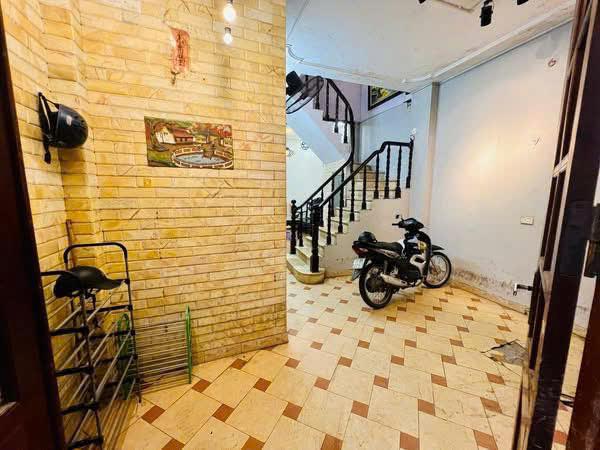 Cho thuê nhà Phố Giếng Mứt, Bạch Mai 35m2, 4 tầng, 4 ngủ, 12 triệu/tháng2368761
