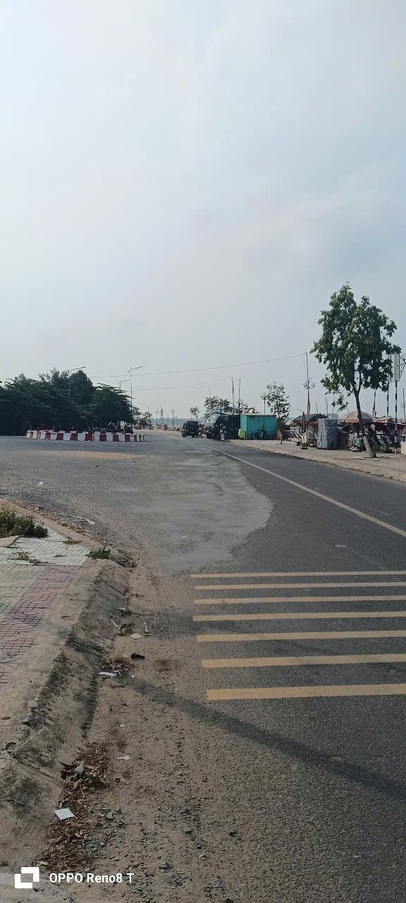 Chính Chủ Cần Bán Lô Đất Ở   nằm đường Ngô Quyền.2620351