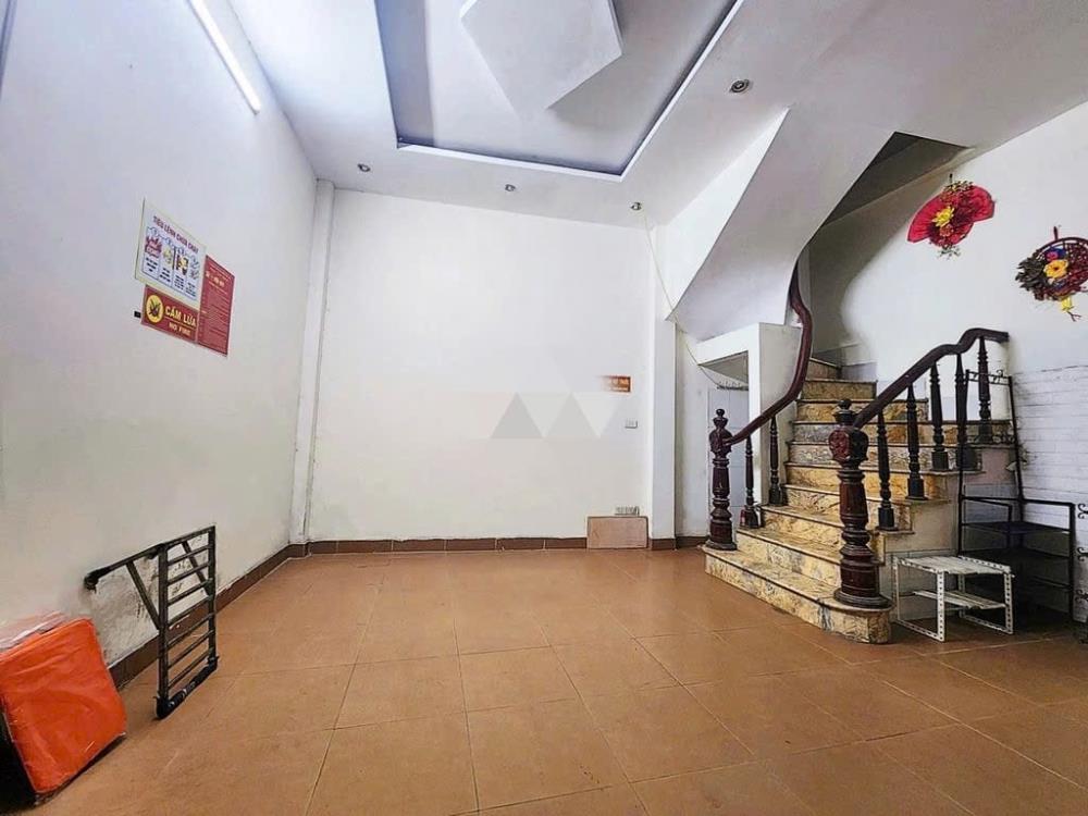Cho thuê Ở NHÓM 6 SINH VIÊN nhà ngõ phố Đào Tấn, DT 30m - 6 tầng. Mt 4m - Giá 14 Triệu2441461