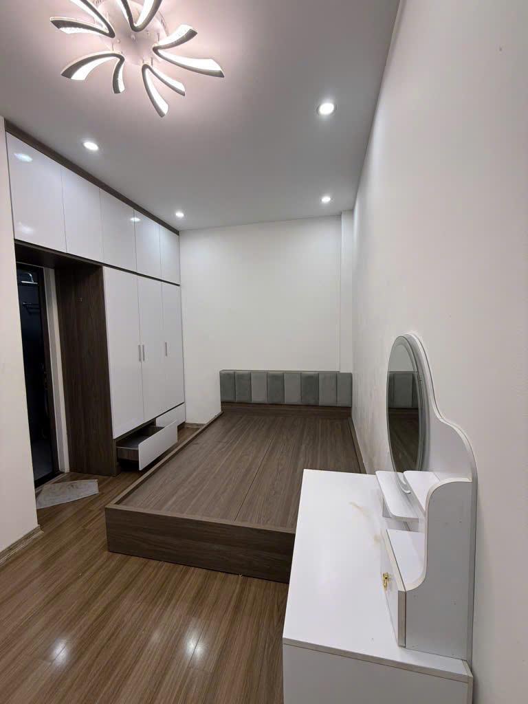 Nhà riêng sát phố, công viên, đẹp và hiếm, trung tâm quận Hai Bà Trưng, 28m2, 4 tầng, 3 ngủ, giá chỉ hơn 5 tỷ xíu2680673