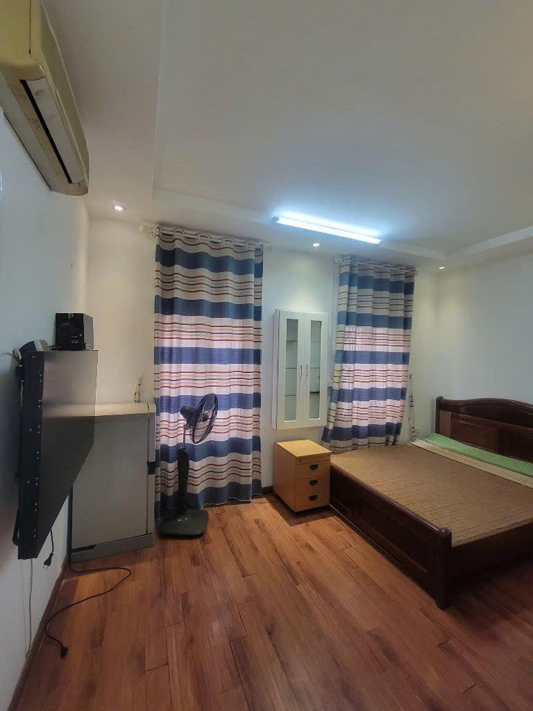 Cho thuê nhà nguyên căn ngõ 120 Dương Văn Bé ô tô, 2 tầng, 55m2, 2 ngủ, 9 Triệu2521198