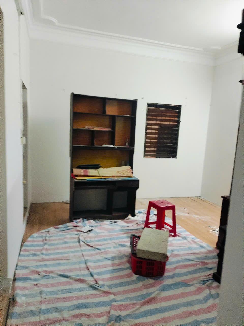 Cho thuê nhà ngõ ô tô 11 Phương Mai, Đống Đa 3.5 tầng, 2 ngủ vào ngay 7 Triệu (có thương lượng)2597627