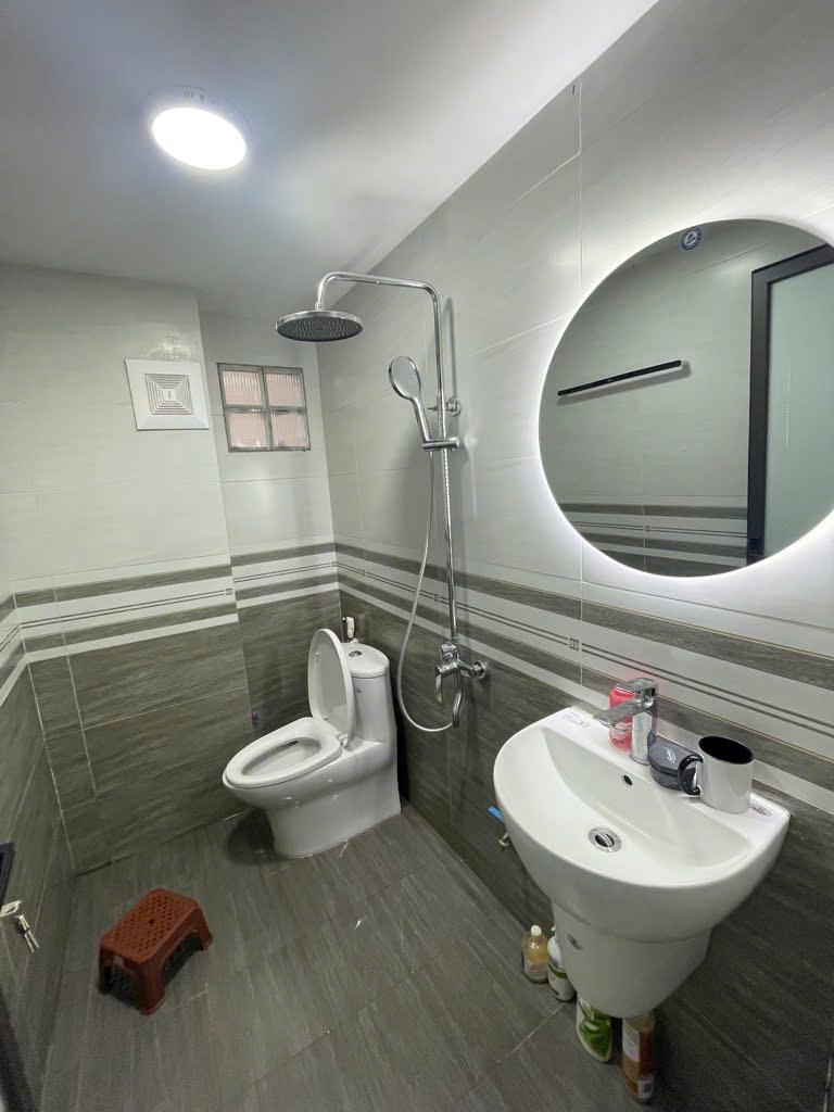 Bán nhà Phố Thái Hà, Trước Nhà Sân Thoáng, 60 Mét Ra Phố, 38mx5T, Giá: 7.7 Tỷ, Lh: 0396935190.2639485