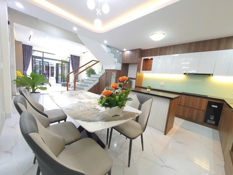 Nhà phố đẹp 3 tầng x 75m2, full nội thất, đường 5m5 cạnh biển Nguyễn Tất Thành, Hòa Minh - Chỉ 5.5xx tỷ2392004