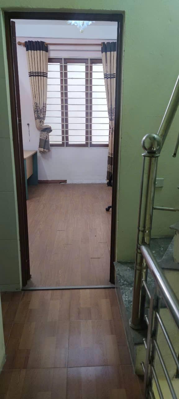 Bán nhà riêng Đê La Thành, Đống Đa, 3 tầng, 20m2, 2 ngủ, 2.5 tỷ2534459