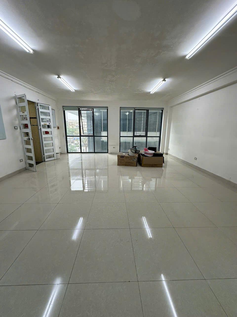 Cho thuê nhà 7 tầng Thang máy, 60m2 sàn Phố Hoàng Ngọc Phách làm VP, Spa, Trung tâm2487431