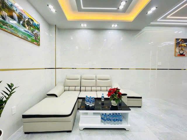 Giá mềm nhất quận Gò vấp: 5.28 tỷ - Quang Trung - phường 11 - Diện Tích : 4.5X 9 nở hậu 4.7- trệt 1 lầu gồm gara xe pk bếp 2 PN 2 tolet , ban công .LH: 077 478 5818 chuyên bds Sài gòn2597258