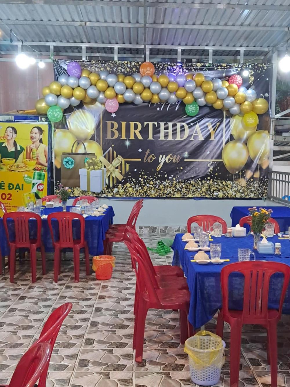 Sang quán ăn gia đình. Mặt bằng rộng ,xe đậu thoải mái2596945