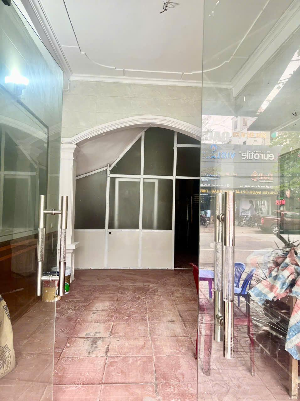 Cho thuê  nhà 2 tầng tại 190 Hà Huy Tập, phường Hà Huy Tập2421844