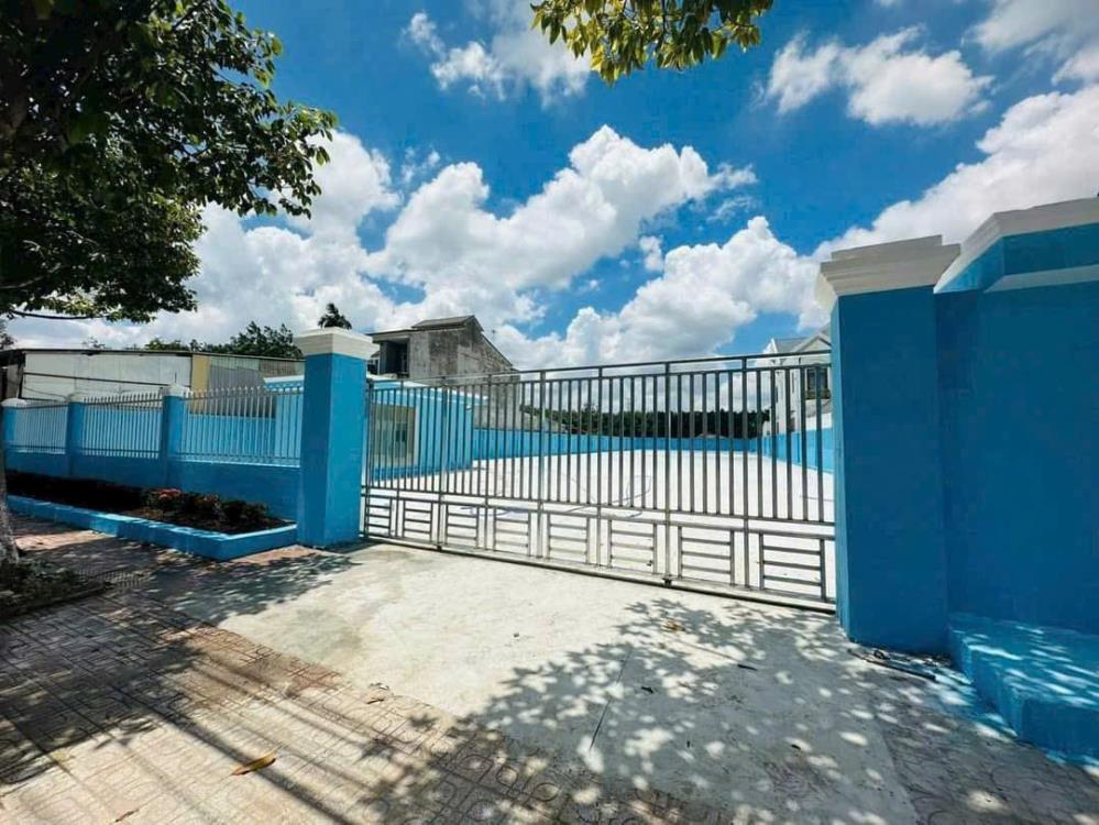 Cho thuê hoặc bán đất mặt tiền đường Hùng Vương Dt7A, KCN Rạch Bắp, TX Bến Cát, Bình Dương. Dt: 2400m² (24 x 100). Có 600m thổ cư2398428